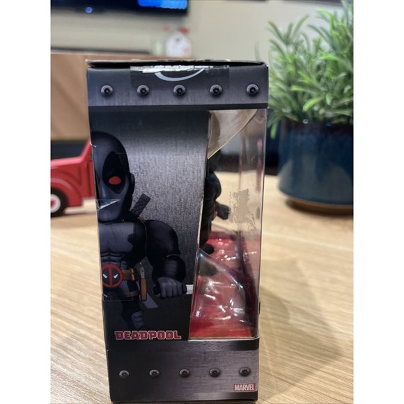 Marvel Deadpool Die Cast Action Figure Hot Topic Exclusive Gray Version - Picture 4 of 11